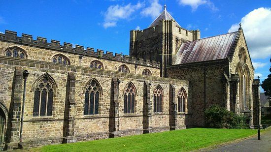Cadeirlan Bangor Cathedral