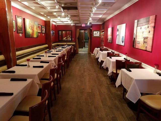 Mackie's Bar & Grill