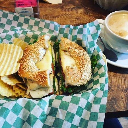 Hinnawi Bros Bagel & Cafe