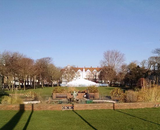 Steyne Gardens