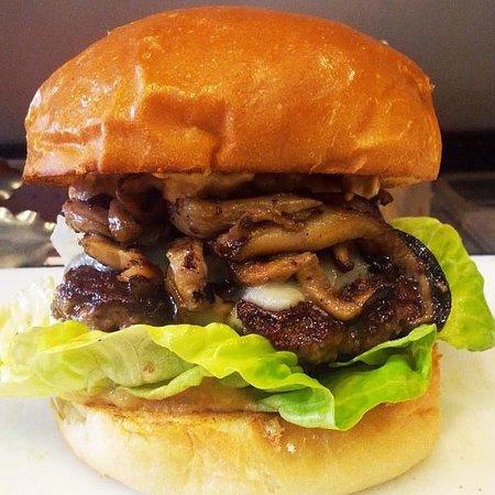 Konjoe Burger Bar