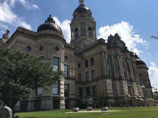 Old Courthouse Center