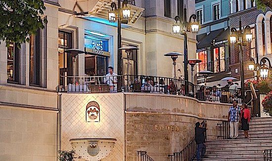 208 Rodeo Restaurant