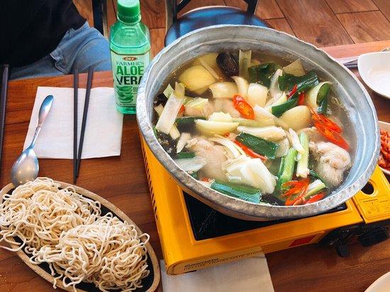 MoMo Chicken and Beer Restaurant