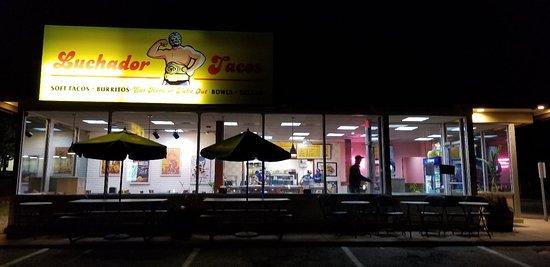 Luchador Tacos