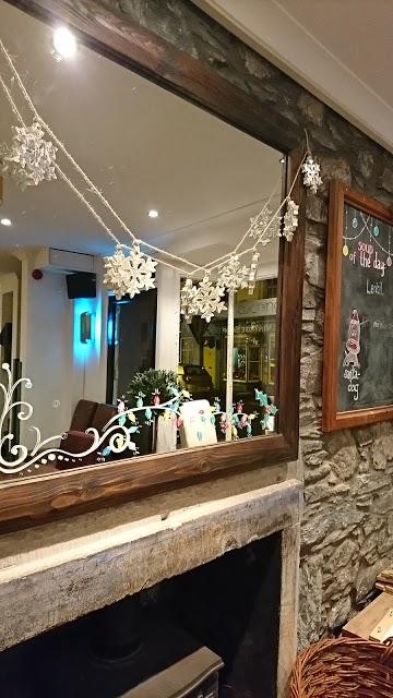 Howies Bistro