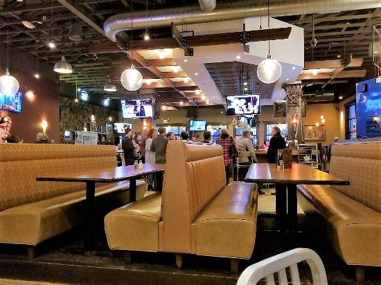 Krav'n Bar & Grill
