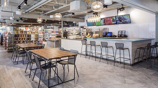 Holoholo Cafe & Market