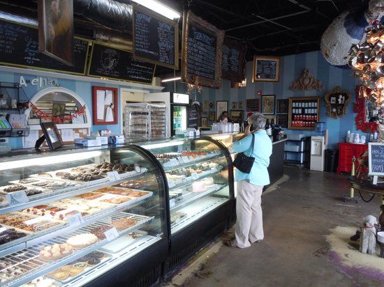 Amelie's French Bakery