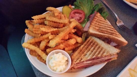 Sky Box Sports Bar & Grill