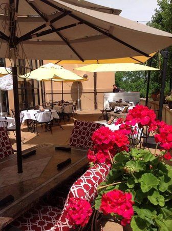 YaYa's Euro Bistro