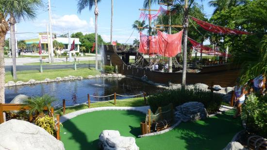 Smugglers Cove Adventure Golf