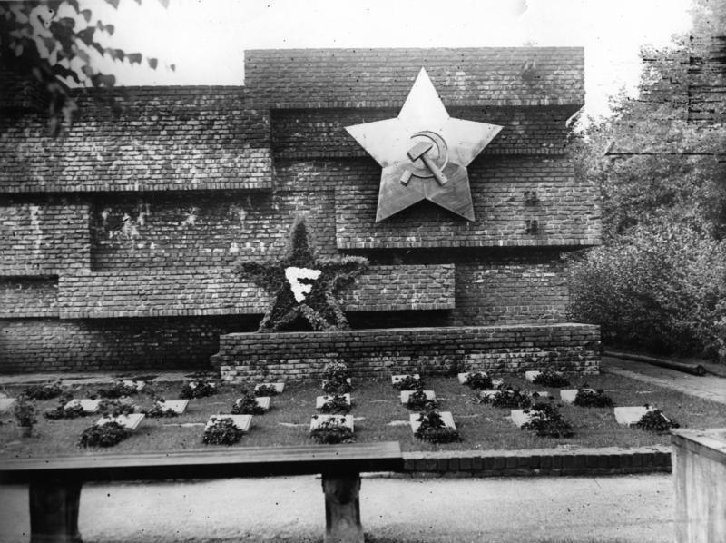Revolutionsdenkmal