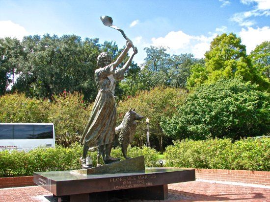 Waving Girl Statue