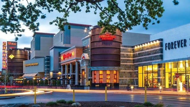 Westfield Oakridge