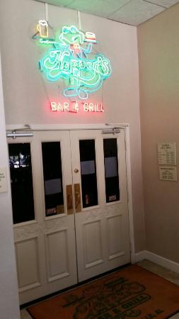 Hopper's Bar & Grill