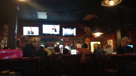 Dolan's Deli & Bar