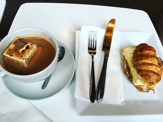 Parisi Cafe