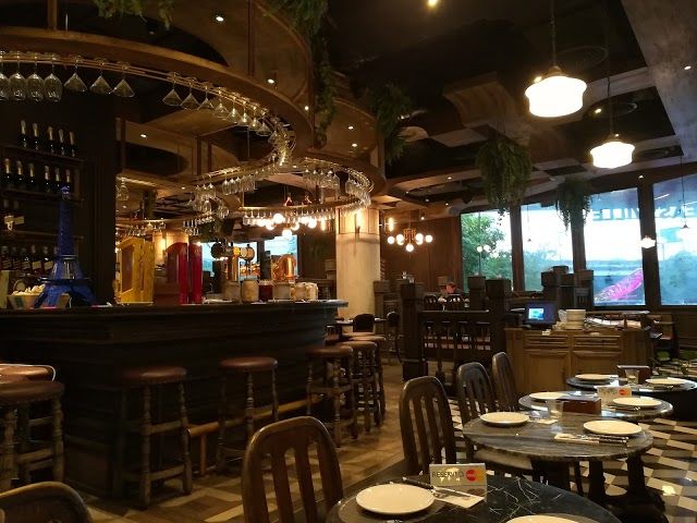 Fat Gut'z Saloon