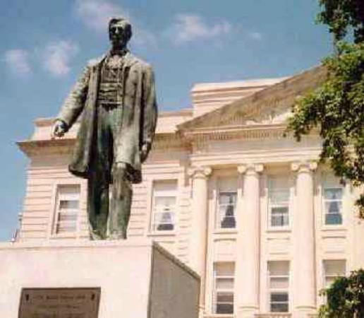 Lincoln Highway Statue