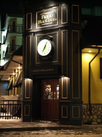Fionn MacCool's Irish Pub