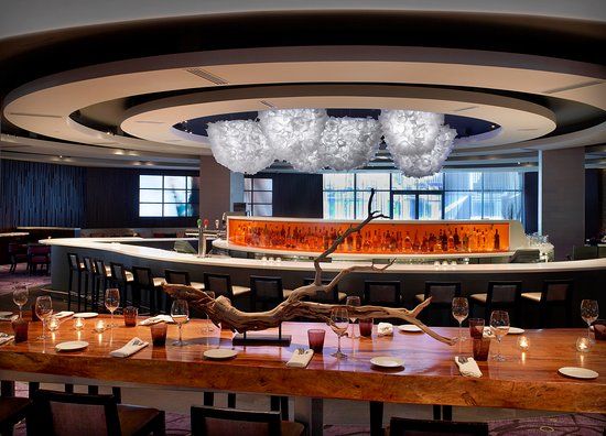 SIX Resto Lounge
