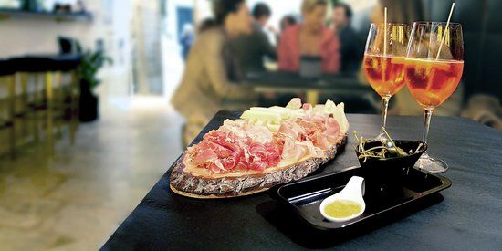 Teamo Wine Bar