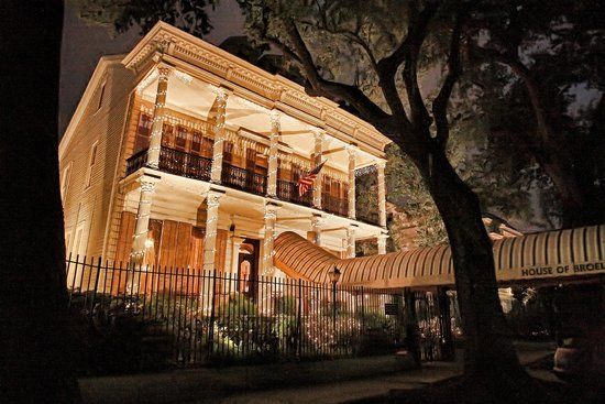 House of Broel's Victorian Mansion and Doll House Museum