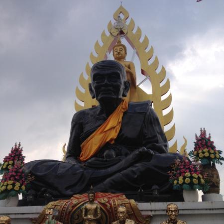 Wat Chong Lom