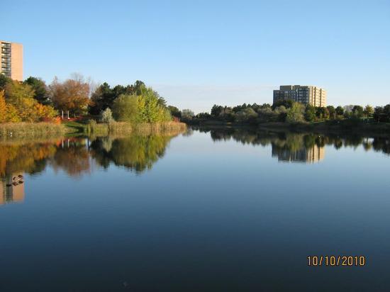Lake Aquitaine Park