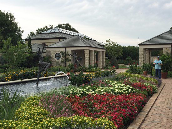 The Ewing and Muriel Kauffman Memorial Garden