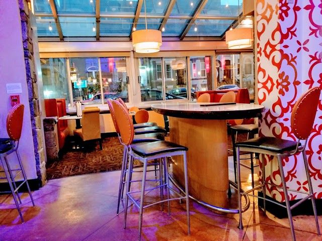 Beacon Bar & Grill