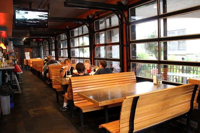 Lou Lou's Pizzeria
